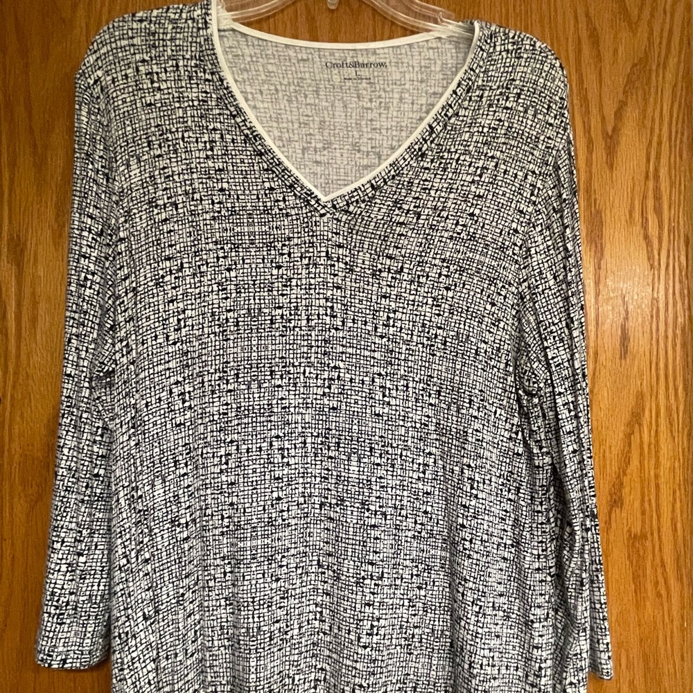 3/4 length dress shirt - size large